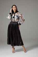 Load image into Gallery viewer, Shiny Black Wide Leg Cropped Culottes
