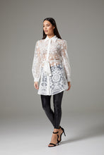 Load image into Gallery viewer, White Lace Wide Sleeve Tunic
